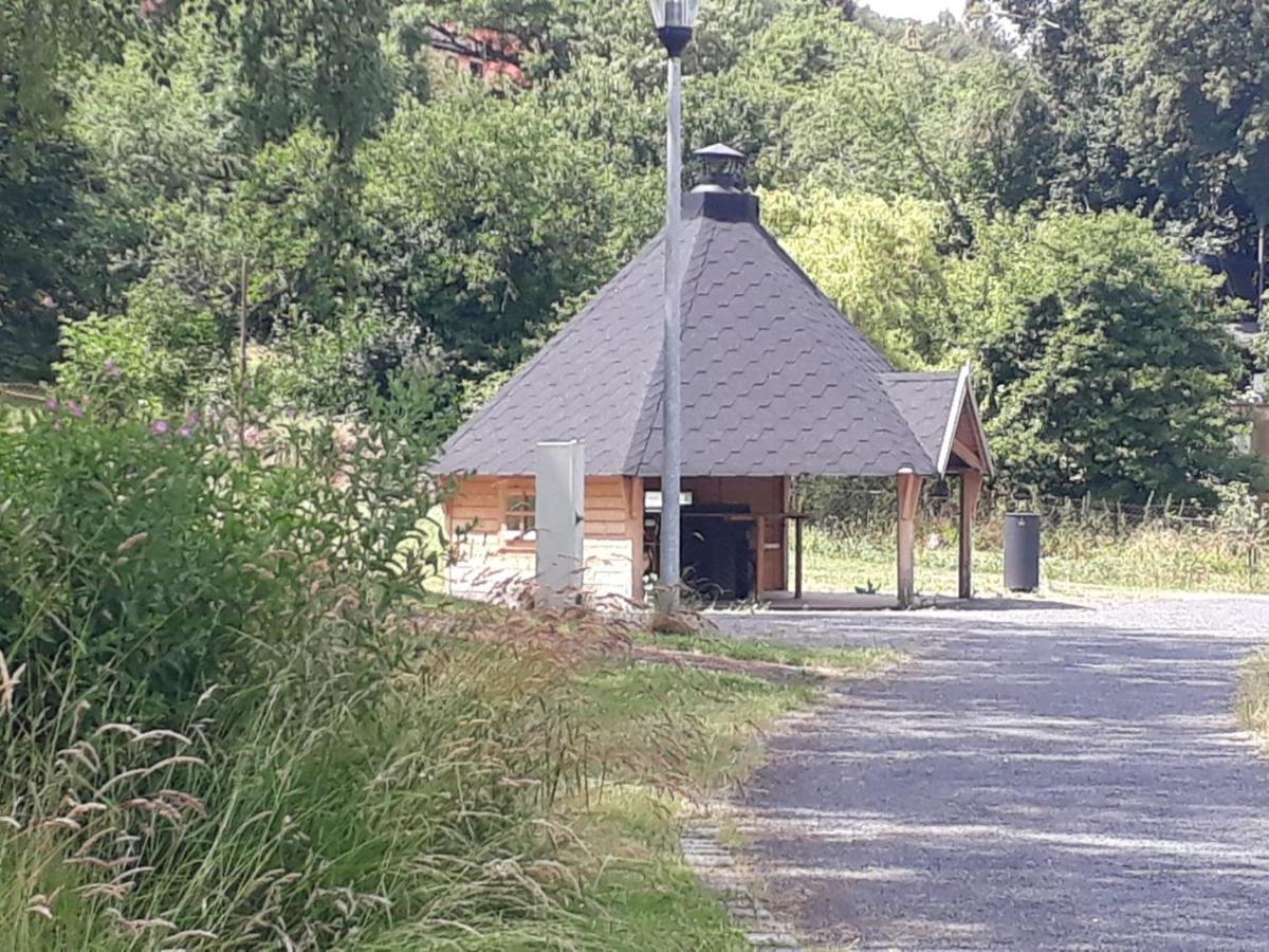 Ruhige Ferienwohnung Im Gutshaus Niederorschel Exterior photo